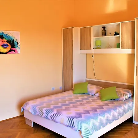 Apartment With Parking Space - 15499
