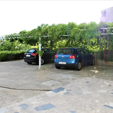 Appartement With Parking Space - 15499 *