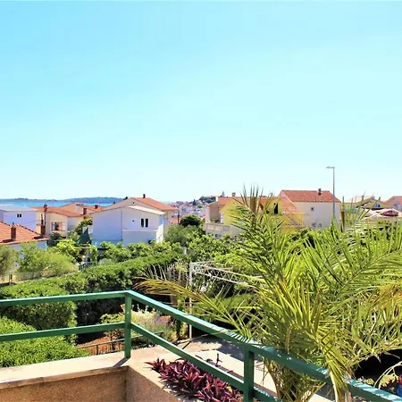 Apartament With Parking Space - 15499 Primošten