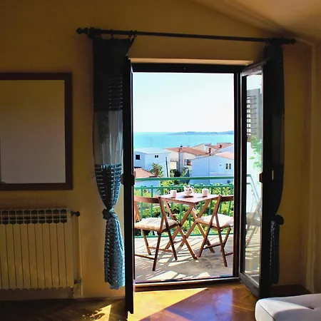 With A Parking Space - 15499 Apartment Primosten