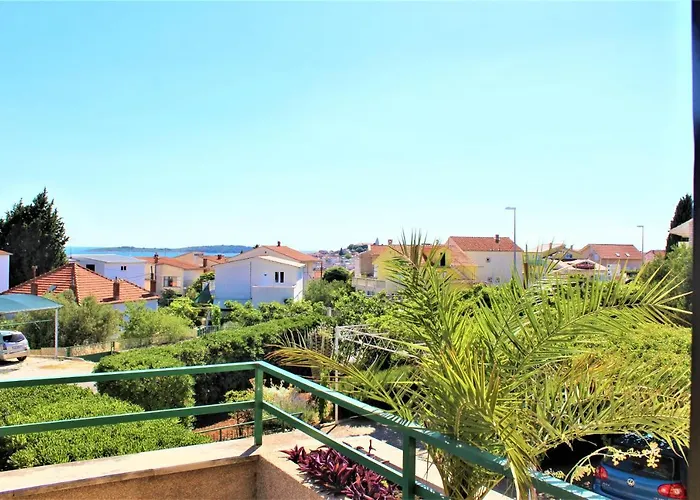 Apartment With Parking Space - 15499 Primosten