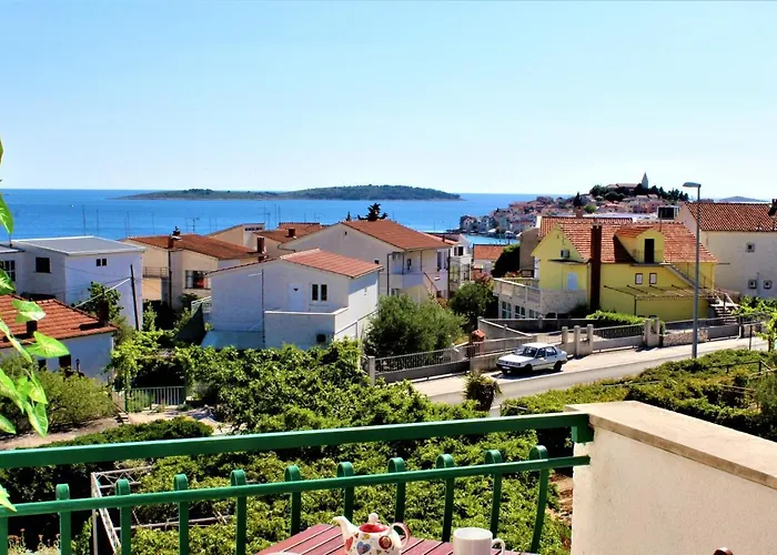 Apartment With Parking Space - 15499 Primosten