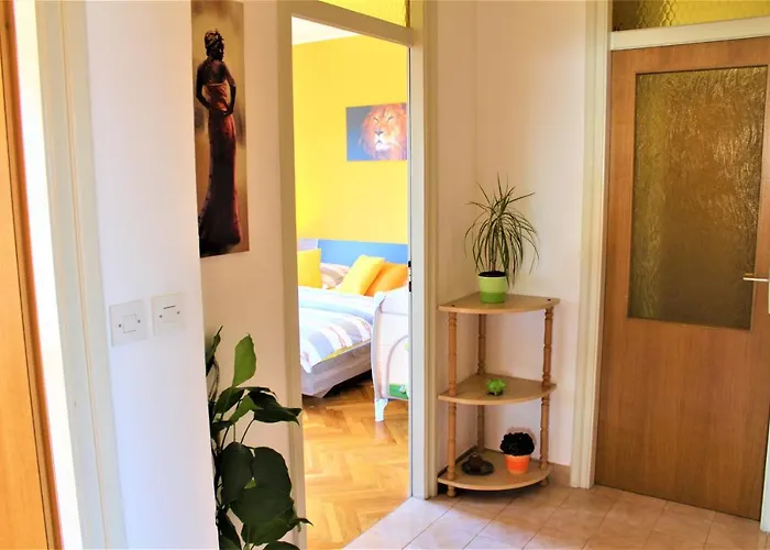 Apartman With Parking Space - 15499 Primosten